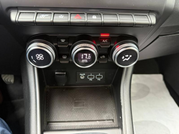 Photo 24 du bon plan RENAULT Captur 1.5 Blue dCi 95ch Intens occasion à 15500 €
