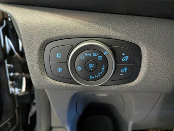 Photo 17 du bon plan FORD Transit Custom Fg VUL 320 L2H1 2.0 EcoBlue 170ch Limited BVA8 occasion à 49970 €