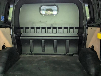 Photo 32 du bon plan FORD Transit Custom Fg VUL 320 L2H1 2.0 EcoBlue 170ch Limited BVA8 occasion à 49970 €
