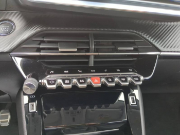 Photo 10 du bon plan PEUGEOT 208 1.2 PureTech 100ch S&S Roadtrip 118g occasion à 16200 €