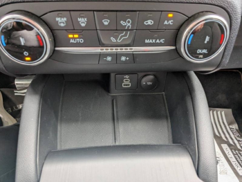 Photo 19 du bon plan FORD Kuga 2.5 Duratec 225ch PHEV ST-Line X BVA occasion à 34320 €