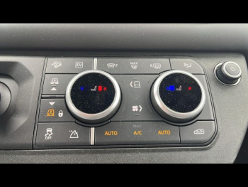 Photo 25 du bon plan LAND-ROVER Defender 110 2.0 P300e X-Dynamic HSE occasion à 115000 €