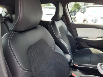 Photo 5 du bon plan RENAULT Clio 1.6 E-Tech 140ch Intens occasion à 16390 €
