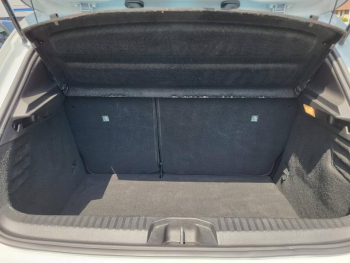 Photo 8 du bon plan RENAULT Clio 1.6 E-Tech 140ch Intens occasion à 16390 €