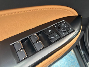 Photo 18 du bon plan LEXUS NX 350h 2WD Luxe occasion à 41890 €