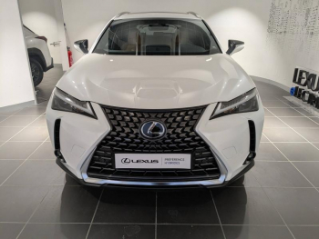 Photo 2 du bon plan LEXUS UX 300h Luxe 2WD occasion à 41900 €