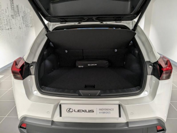 Photo 14 du bon plan LEXUS UX 300h Luxe 2WD occasion à 41900 €