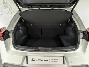 Photo 15 du bon plan LEXUS UX 300h Luxe 2WD occasion à 41900 €