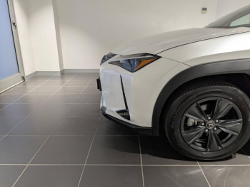 Photo 19 du bon plan LEXUS UX 300h Luxe 2WD occasion à 41900 €