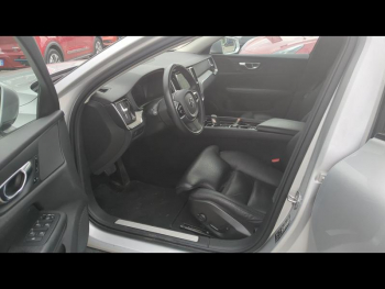 Photo 7 du bon plan VOLVO V60 Cross Country B4 AWD 197ch Pro Geartronic occasion à 27900 €