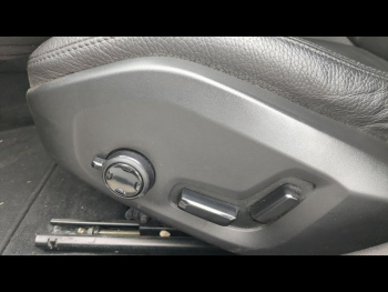 Photo 13 du bon plan VOLVO V60 Cross Country B4 AWD 197ch Pro Geartronic occasion à 27900 €