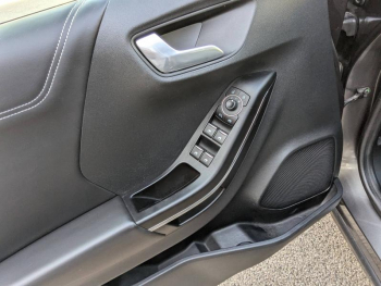 Photo 11 du bon plan FORD Puma 1.0 EcoBoost 125ch mHEV Titanium X 6cv occasion à 18489 €