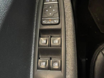 Photo 4 du bon plan RENAULT Zoe Intens charge normale R135 occasion à 13390 €