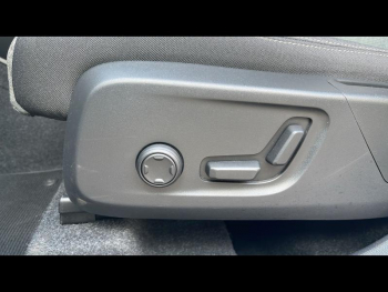 Photo 9 du bon plan VOLVO XC40 B3 163ch Plus DCT 7 occasion à 39900 €