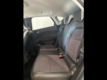 Photo 8 du bon plan RENAULT Captur 1.6 E-Tech hybride rechargeable 160ch Intens -21 occasion à 22490 €
