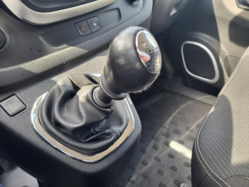 Photo 4 du bon plan NISSAN NV300 Combi L2H1 3t0 1.6 dCi 125ch S/S N-Connecta occasion à 22990 €