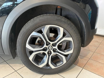 Photo 5 du bon plan RENAULT Captur 1.6 E-Tech hybride rechargeable 160ch Intens -21 occasion à 22490 €