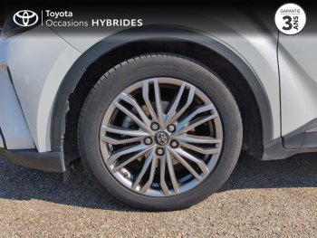 Photo 16 du bon plan TOYOTA C-HR 122h Distinctive 2WD E-CVT MY20 occasion à 22890 €