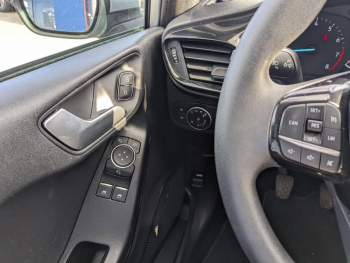 Photo 26 du bon plan FORD Fiesta 1.1 85ch Cool & Connect 5p Euro6.2 occasion à 10990 €