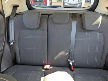 Photo 13 du bon plan FORD Fiesta 1.1 85ch Cool & Connect 5p Euro6.2 occasion à 9990 €