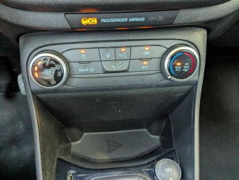 Photo 20 du bon plan FORD Fiesta 1.1 85ch Cool & Connect 5p Euro6.2 occasion à 9990 €