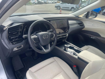 Photo 17 du bon plan LEXUS RX 450h+ Executive 4WD MY24 occasion à 74900 €
