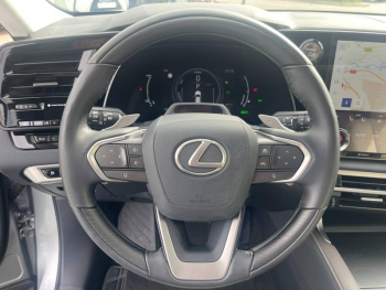 Photo 22 du bon plan LEXUS RX 450h+ Executive 4WD MY24 occasion à 74900 €