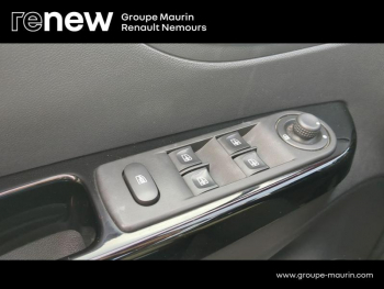 Photo 21 du bon plan RENAULT Captur 1.2 TCe 120ch Stop&Start energy Intens Euro6 2016 occasion à 10490 €