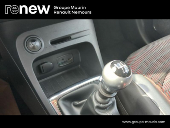Photo 30 du bon plan RENAULT Captur 1.2 TCe 120ch Stop&Start energy Intens Euro6 2016 occasion à 10490 €