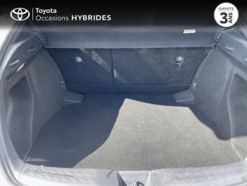 Photo 10 du bon plan TOYOTA C-HR 122h Dynamic 2WD E-CVT RC18 occasion à 15490 €