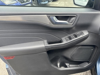 Photo 9 du bon plan FORD Kuga 2.5 Duratec 190ch FHEV E85 Titanium BVA occasion à 29990 €