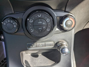 Photo 11 du bon plan FORD Fiesta 1.0 EcoBoost 125ch Stop&Start ST-Line 3p Euro6.2 occasion à 10900 €