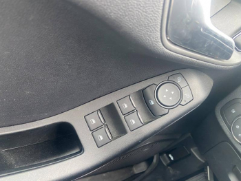 Photo 22 du bon plan FORD Fiesta 1.0 EcoBoost Hybrid 125ch ST-Line 5p occasion à 17460 €
