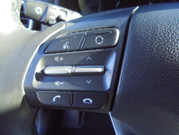 Photo 10 du bon plan HYUNDAI Kona Electric 136ch Intuitive Euro6d-T EVAP 2cv occasion à 13890 €