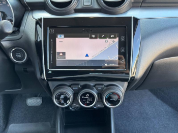 Photo 12 du bon plan SUZUKI Swift 1.2 Dualjet Hybrid 83ch Pack Auto occasion à 16490 €