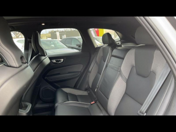 Photo 6 du bon plan VOLVO XC60 T6 AWD 253 + 87ch R-Design Geartronic occasion à 40900 €