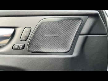 Photo 11 du bon plan VOLVO XC60 T6 AWD 253 + 87ch R-Design Geartronic occasion à 40900 €