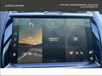 Photo 20 du bon plan JAGUAR E-Pace P300e PHEV R-Dynamic SE BVA AWD occasion à 43990 €