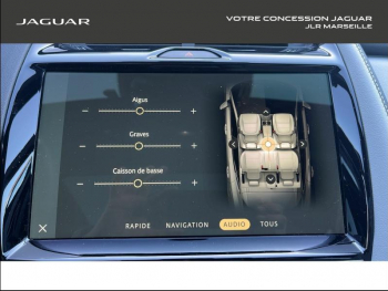 Photo 26 du bon plan JAGUAR E-Pace P300e PHEV R-Dynamic SE BVA AWD occasion à 43990 €
