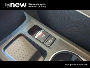 Photo 22 du bon plan RENAULT Captur 1.6 E-Tech hybride 145ch Techno Fast Track occasion à 23950 €