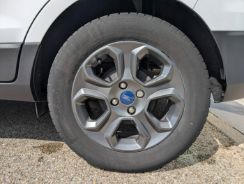 Photo 24 du bon plan FORD EcoSport 1.0 EcoBoost 100ch Trend Euro6.2 occasion à 15590 €