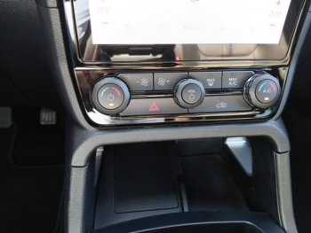 Photo 13 du bon plan FORD Ranger VUL 3.0 EcoBlue V6 240ch Stop&Start Double Cabine Wildtrak e-4WD BVA10 occasion à 54000 €