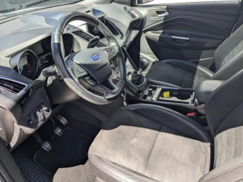 Photo 14 du bon plan FORD Kuga 2.0 TDCi 150ch Stop&Start ST-Line 4x2 occasion à 14800 €