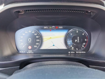 Photo 9 du bon plan VOLVO XC40 D4 AdBlue AWD 190ch Momentum Geartronic 8 occasion à 23980 €