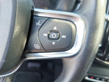 Photo 15 du bon plan VOLVO XC40 D4 AdBlue AWD 190ch Momentum Geartronic 8 occasion à 23980 €