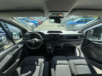 Photo 12 du bon plan RENAULT Trafic Combi L1 2.0 Blue dCi 150ch S&S Zen 8 places occasion à 27490 €