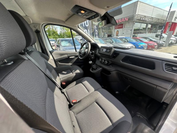 Photo 11 du bon plan RENAULT Trafic Combi L1 2.0 Blue dCi 150ch S&S Zen 8 places occasion à 27990 €