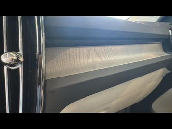 Photo 15 du bon plan VOLVO XC40 B3 163ch Ultra DCT 7 occasion à 45990 €