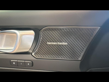 Photo 16 du bon plan VOLVO XC40 B3 163ch Ultra DCT 7 occasion à 45990 €