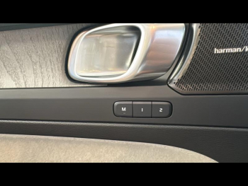 Photo 17 du bon plan VOLVO XC40 B3 163ch Ultra DCT 7 occasion à 45990 €